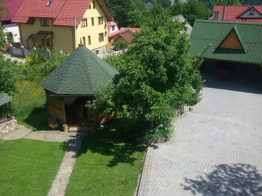 Guest House Zatishniy Dvir Яремча Экстерьер фото
